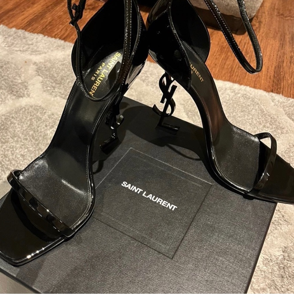 Brand new Opyum 110 YSL heels in black